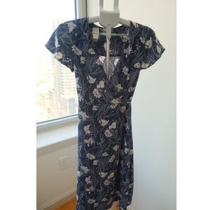 Leith Navy Blue and White Floral Wrap Midi Dress in XXS